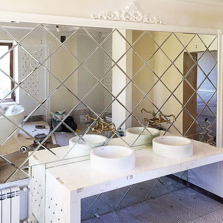Зеркальная плитка в ванной комнате: зачем нужна и как класть?